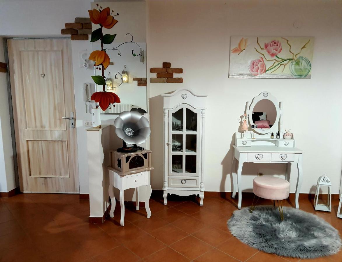 Shabby Chic Rooms Con Cucina E Giardino Privato Pomarico Zewnętrze zdjęcie